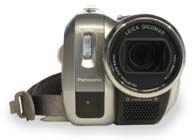 Panasonic NV-GS300: detail zepředu (Klikni pro zvětšení)