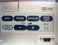 Ovládání a USB-výstup - vpravo (Klikni pro zvětšení)