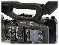 Panasonic HC-X1: detail dvou slotů na SD-karty Panasonic HC-X1: detail dvou slotů na SD-karty